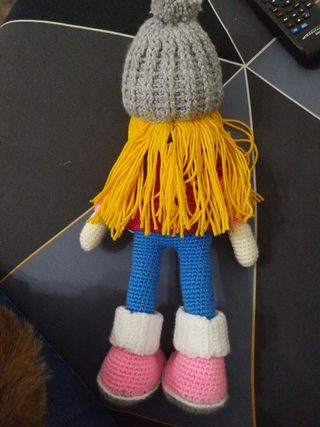 Bambola amigurumi uncinetto