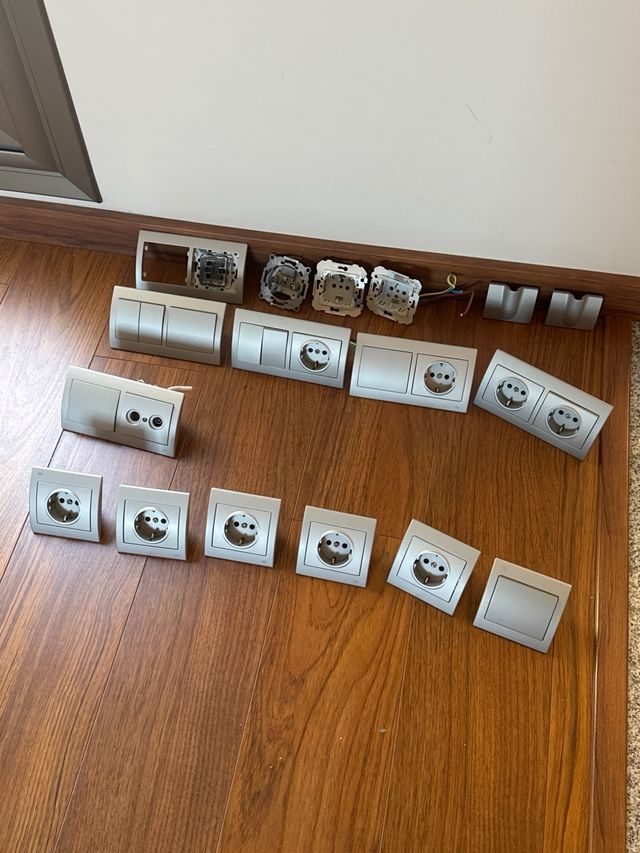 PACK ENCHUFES /INTERRUPTORES DE BJC IRIS