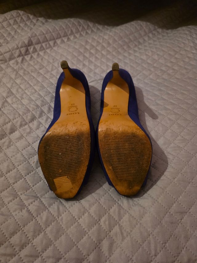 Tacones Lodi azul marino -talla 39