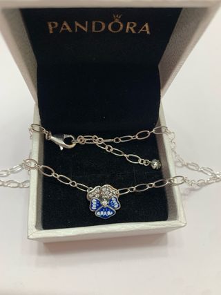 collar flor azul