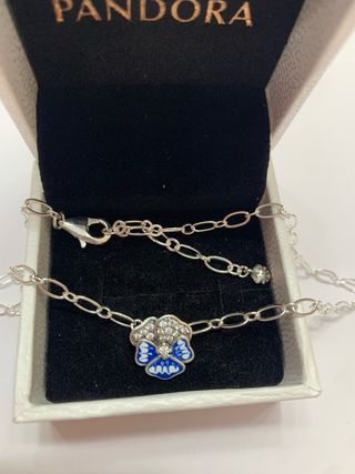 collar flor azul