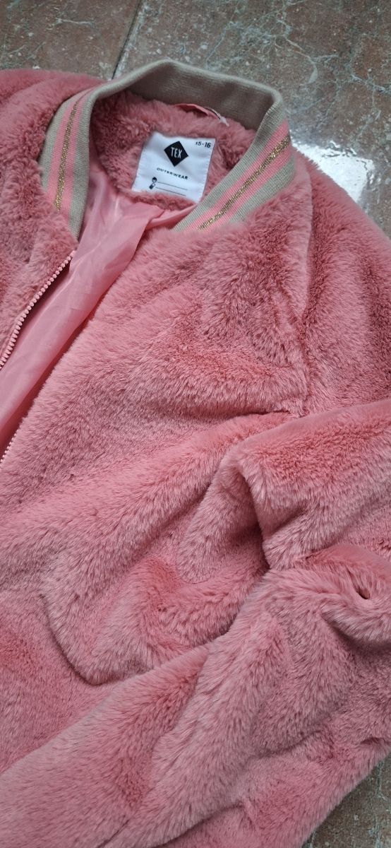Cazadora pelo rosa  talla 15-16