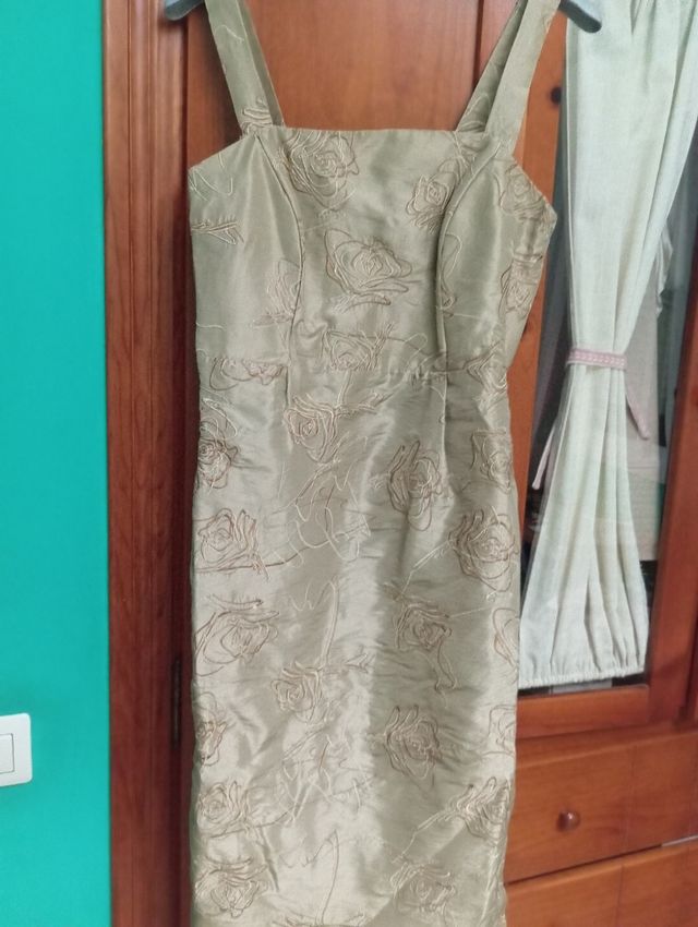 Vestido tafetán beige con chaqueta