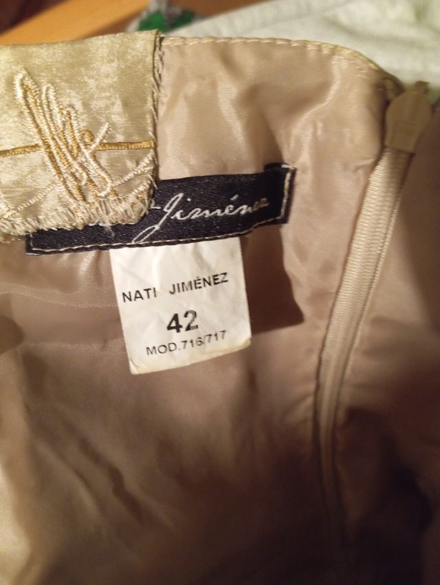 Vestido tafetán beige con chaqueta