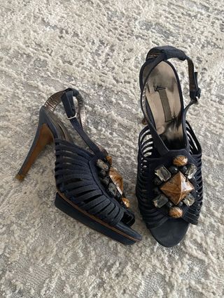sandalia con pedreria