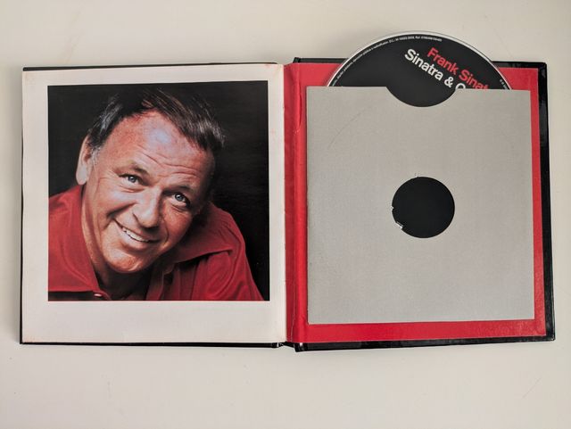 CD - libro Frank Sinatra. "Sinatra and company"