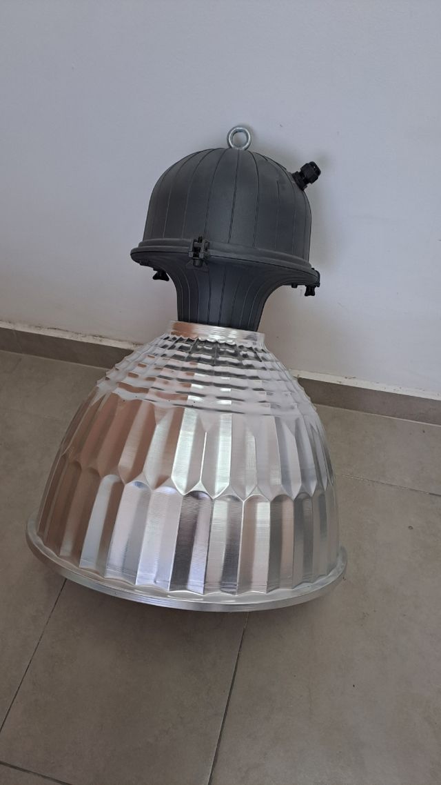 Foco industrial potente
2 unidades