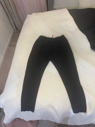 Sudadera Nike gris Nike Tech es para niño de 12,13