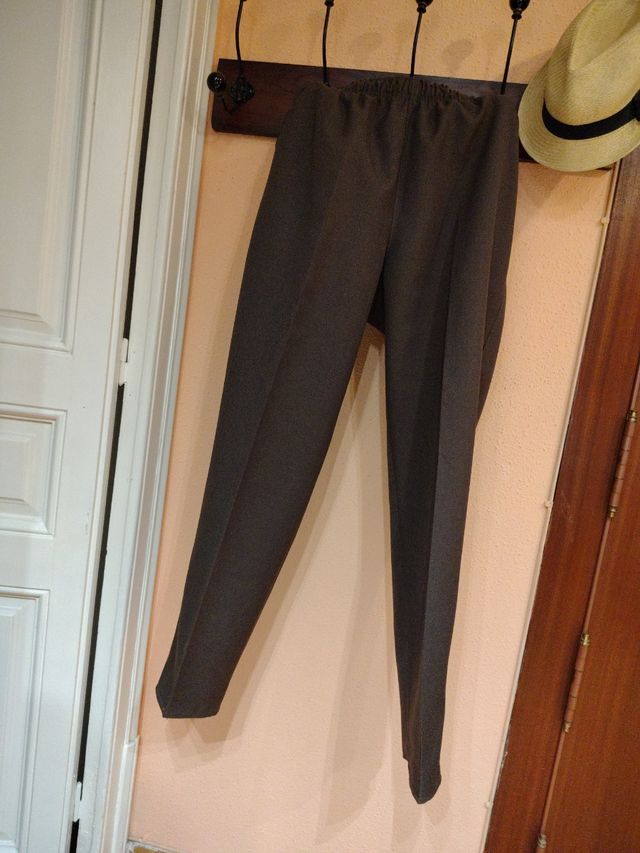 Pantacon goma en cinturalón marrón hombre