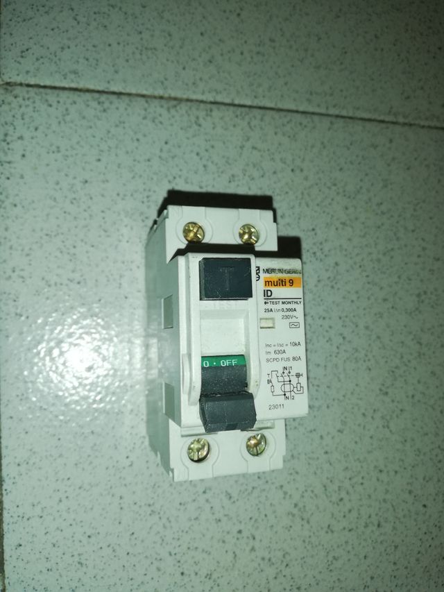 DIFERENCIAL MERLÍN GERIN 25A