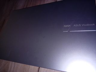 ASUS Vivobook - Portátil plateado