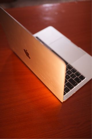 MacBook Pro 13.3” Touch Bar 2020