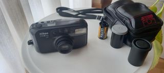 Nikon Zoom 200 AF Cámara