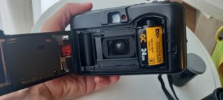 Nikon Zoom 200 AF Cámara