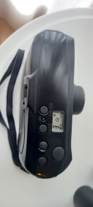 Nikon Zoom 200 AF Cámara