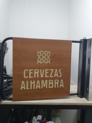 Cartel luminoso de Alhambra