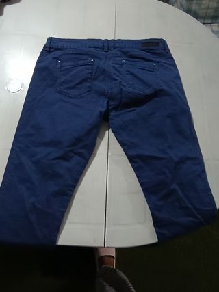 Pantalón chino chico