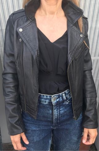 Cazadora cuero negra