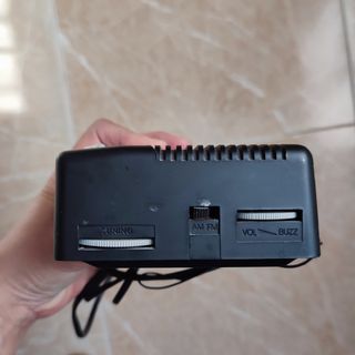 Radio despertador Supertech AM/FM