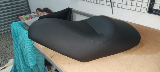 Tapizado de asiento de moto