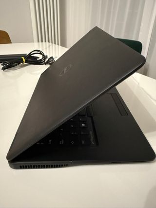 Portátil Dell Latitude E7450 - i7 / 16GB RAM / SSD 512GB / Gráfica dedicada