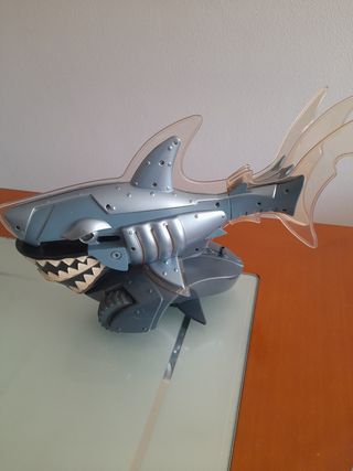 Coche teledirigido tiburon con  luces y sonidos