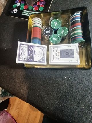 Juego Póker: fichas y cartas