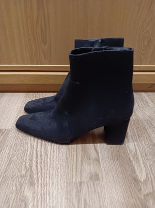 Botines ante negros