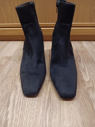 Botines ante negros