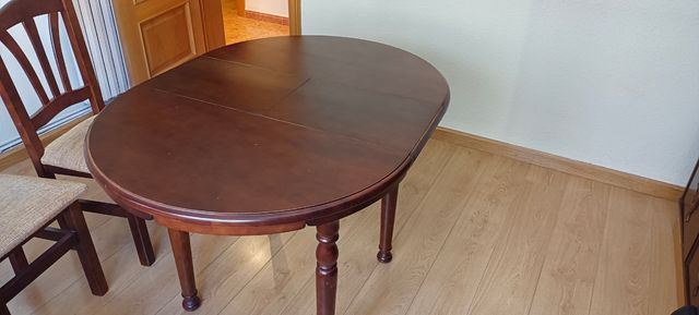 Mesa redonda extensible + 4 sillas