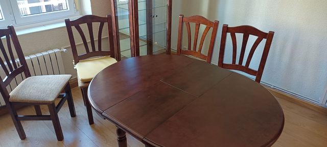 Mesa redonda extensible + 4 sillas