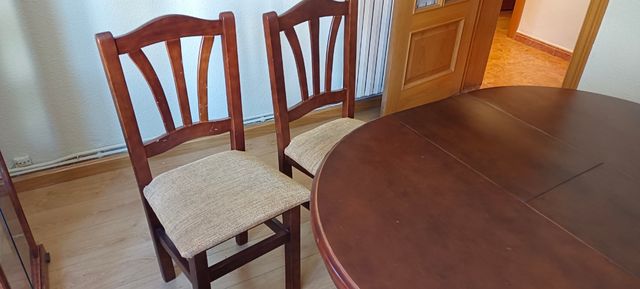 Mesa redonda extensible + 4 sillas