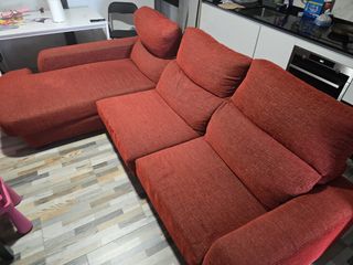 Sofá chaiselongue rojo