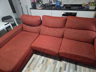 Sofá chaiselongue rojo