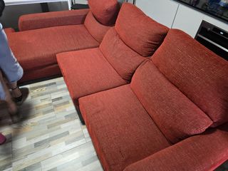 Sofá chaiselongue rojo