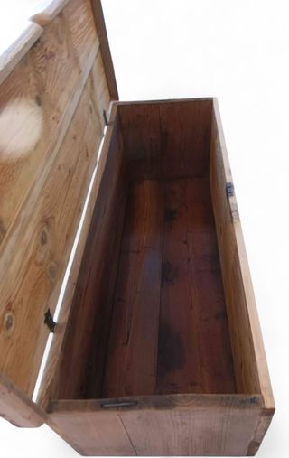 Cassapanca in legno naturale. Restaurata