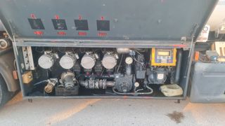 Camión cisterna combustible
