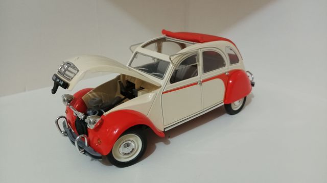 Citroen 2cv 1/18