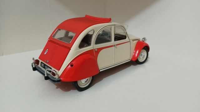 Citroen 2cv 1/18