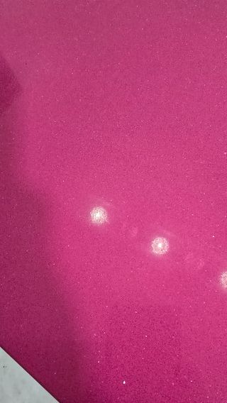 Urge venta.Mesa cocina rosa - metal y silestone.