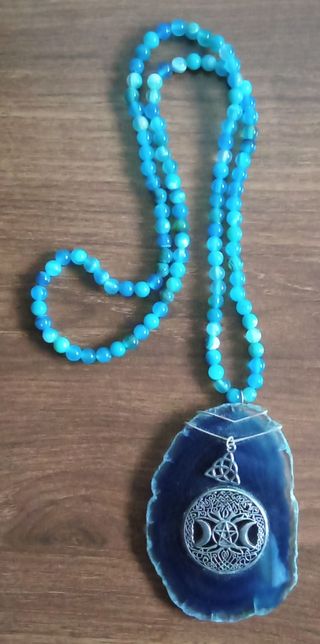 Collar con colgante de ágata azul