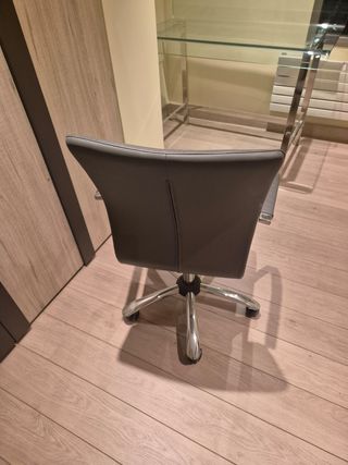 Silla oficina giratoria gris