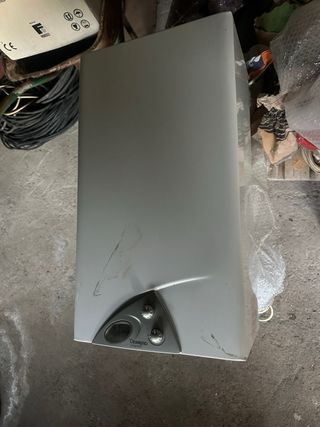 Calentador Demrad Compact - Agua Caliente