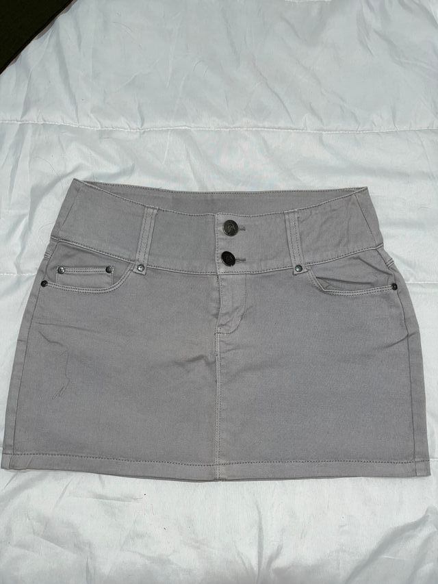 Minifalda gris estilo Y2K de tiro bajo de Shana