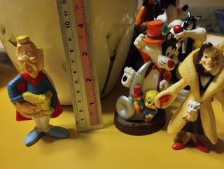 Asterix, gatto silvestro, crudelia statuine disney