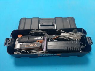 MULTI H. OSCILANTE WORX WX678 Y NIVEL LÁSER TRÍPOD