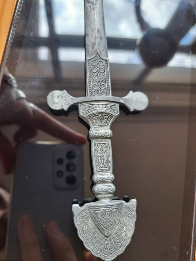 Abrecartas estilo azteca/maya