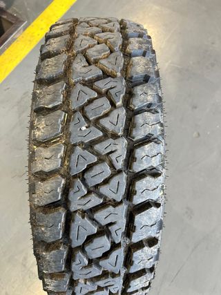 Neumático Kumho Road Venture 235/75/16 MT