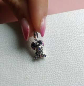 Charm Stitch película 