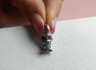 Charm Stitch película 